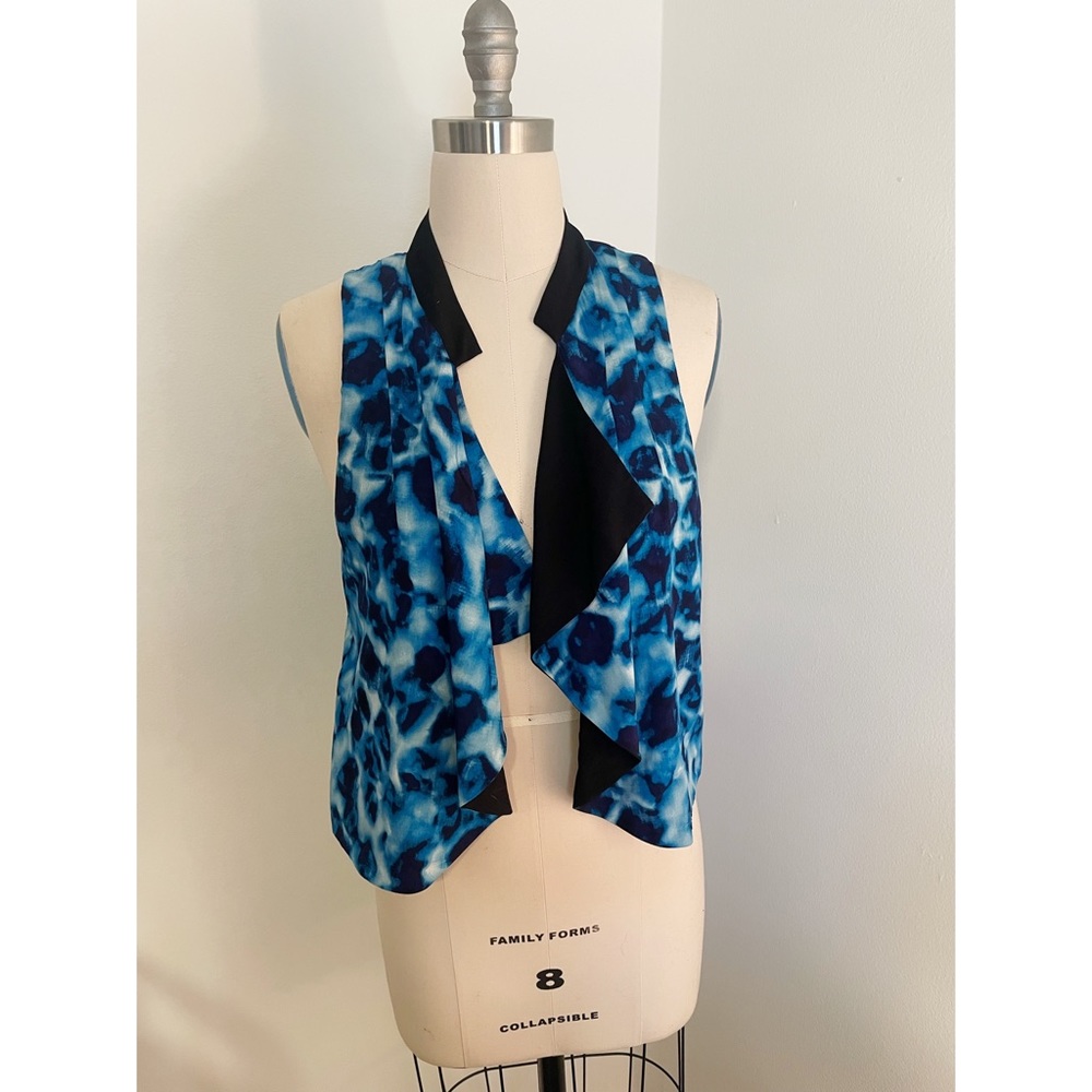 GAP blue tie dye vest